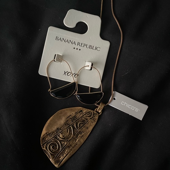 🔥New Chico’s Convertible Necklace and BR Earrin… - Picture 1 of 10